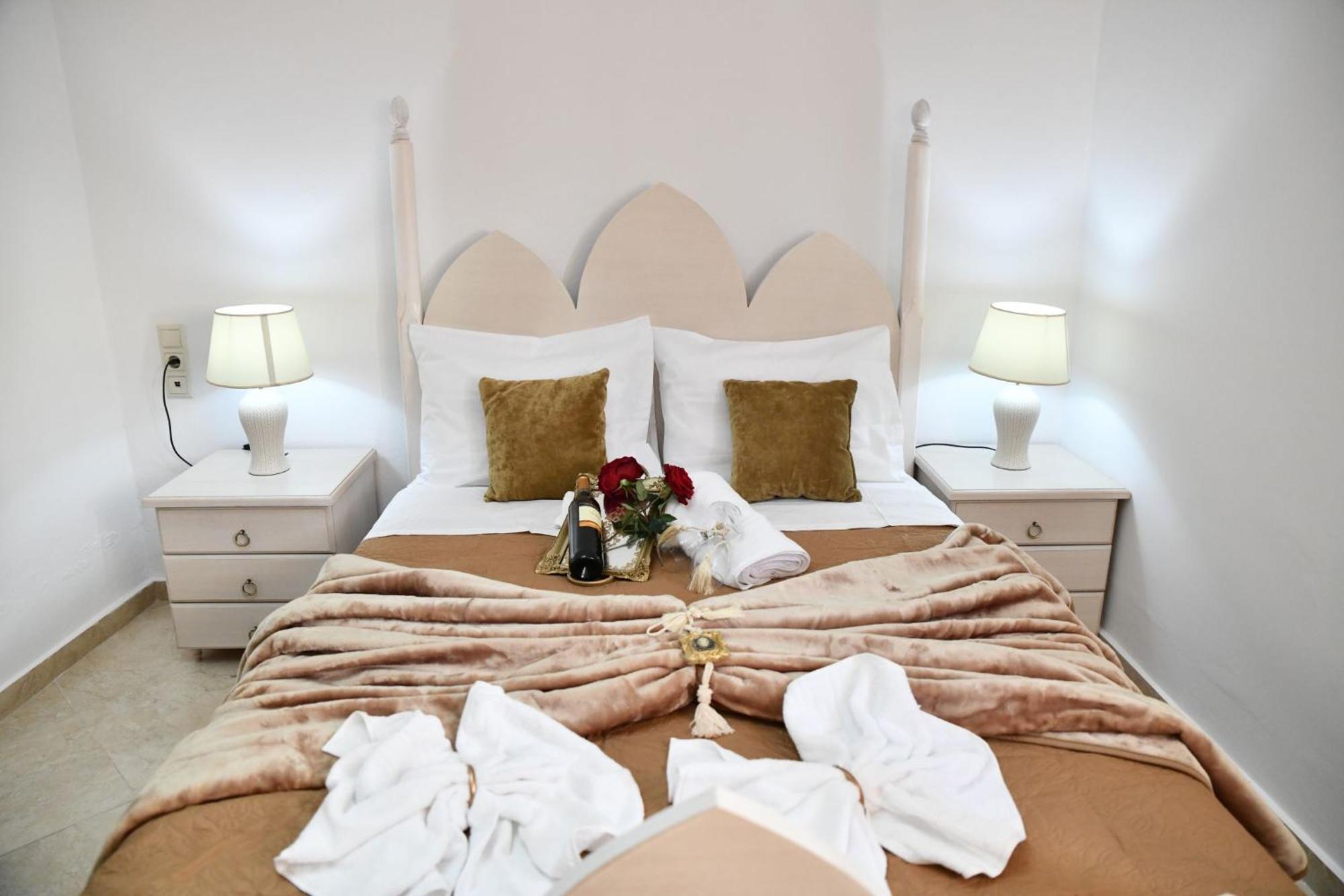 קמילרי Kleopatra Deluxe Apartment With Jacuzzi מראה חיצוני תמונה